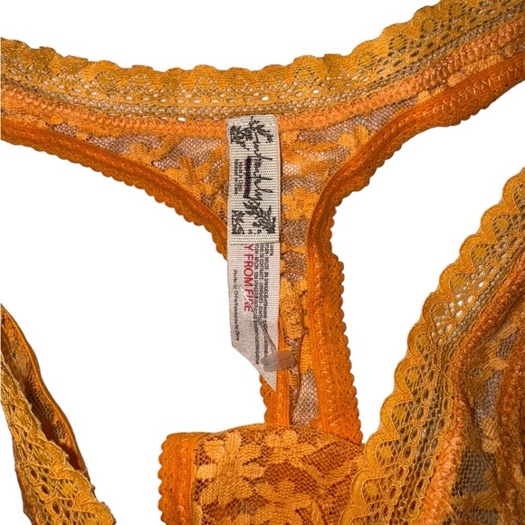Free People Intimately Orange High Cut Daisy Lace Thong Small NWOT - Picture 3 of 3